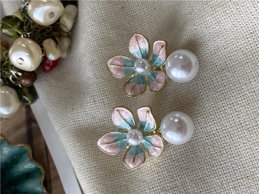 İncili Pink Flower Küpe