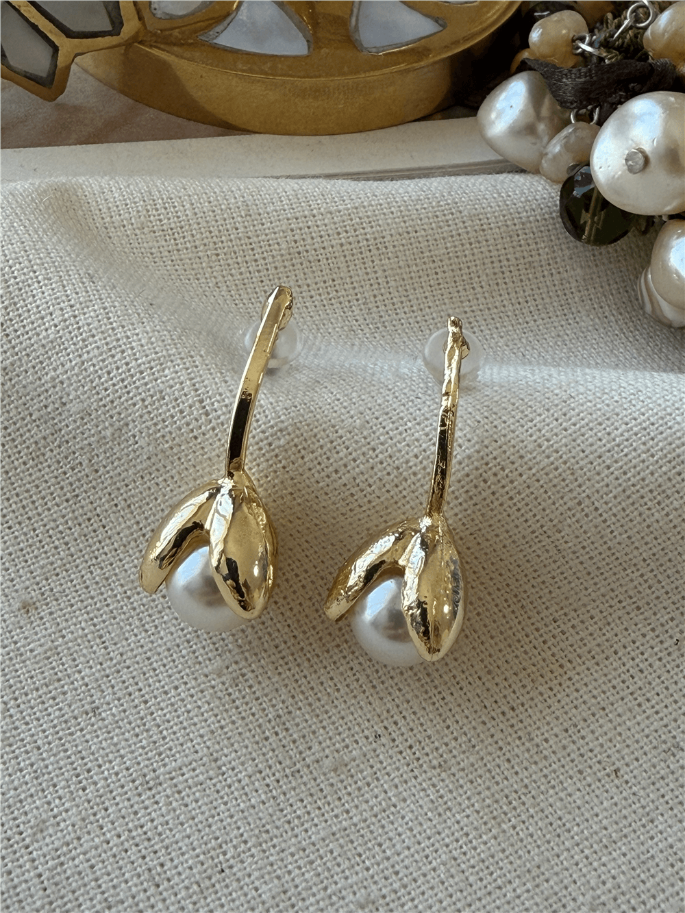 İncili Ters Çiçek Küpe