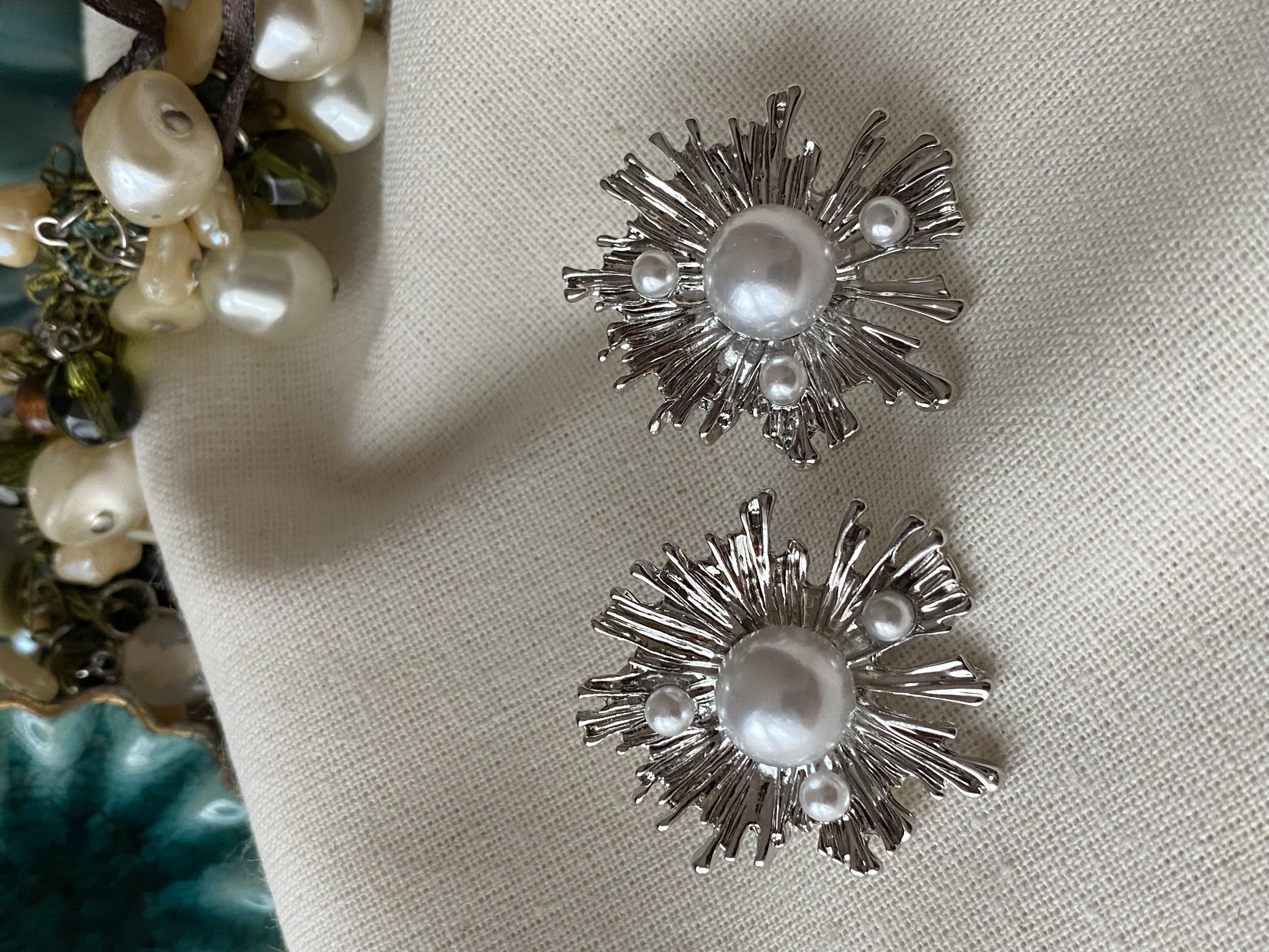 İncili Vintage Form Küpe