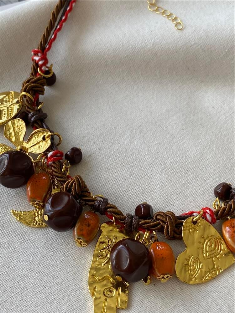 Kahverengi İpli Gold Charmlı Vintage Kolye