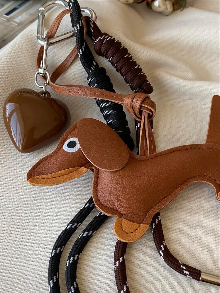 Kalp Detaylı Kahverengi Köpek Çanta Charmı