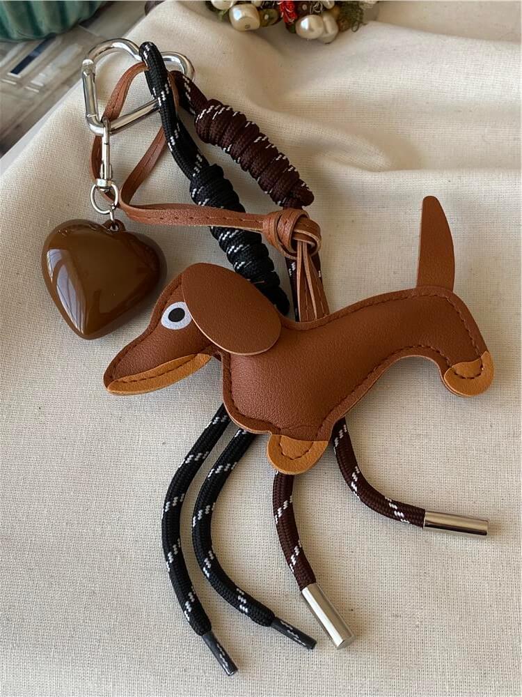 Kalp Detaylı Kahverengi Köpek Çanta Charmı
