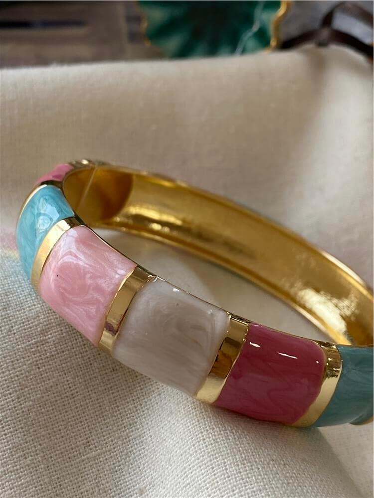Kare Desenli Colorful Mineli Kelepçe