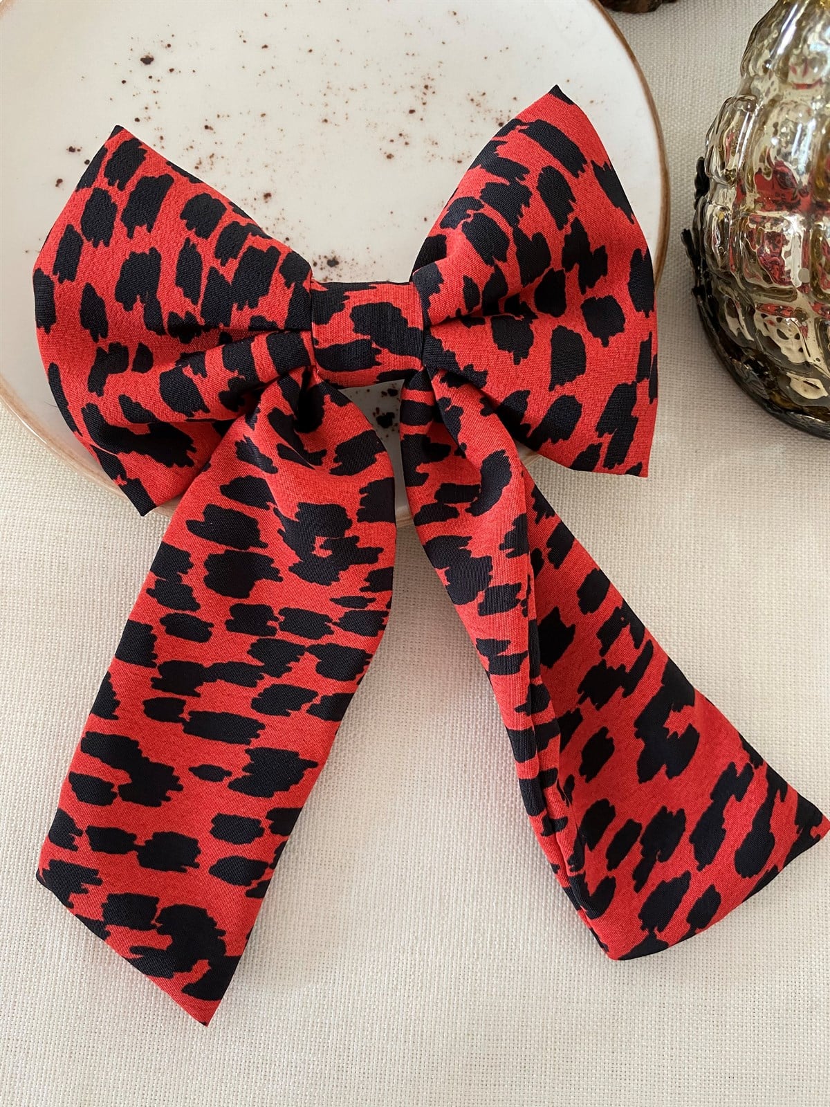 Red Dalmatian Pattern Bow Buckle