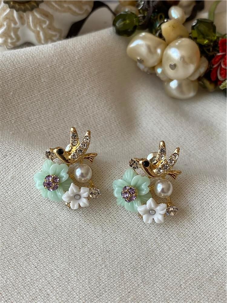 Kuş Detaylı Çiçekler Küpe