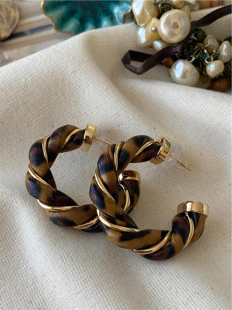 Leopar Desenli Burgu Halka Küpe