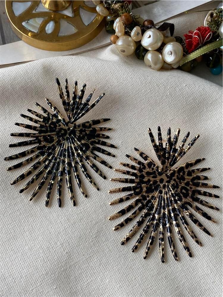 Leopar Desenli Diken Tasarım Küpe