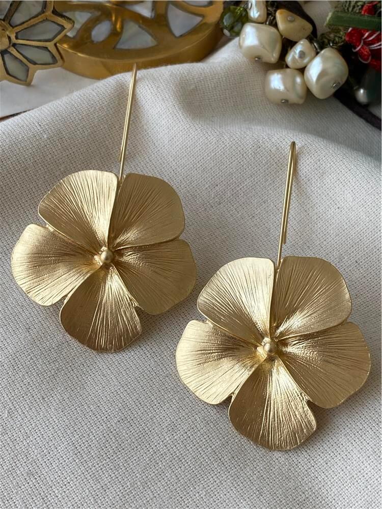 Mat Gold Çiçek Küpe