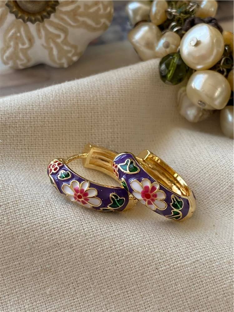 Mor Mineli Çiçekli Halka Küpe