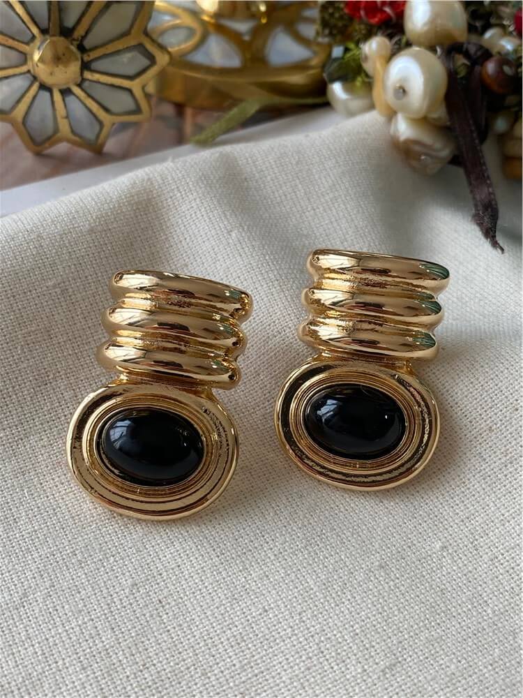 Oval Siyah Taşlı Vintage Küpe