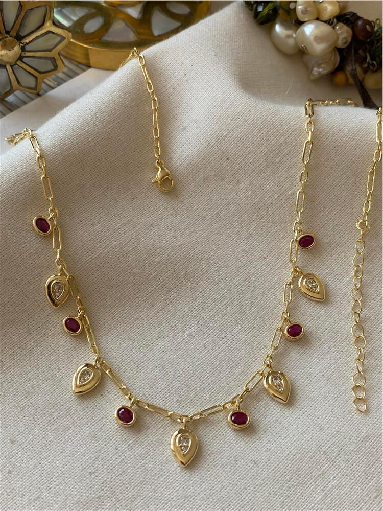Özel Seri Bordo Taş Sallantılı Damla Model Kolye