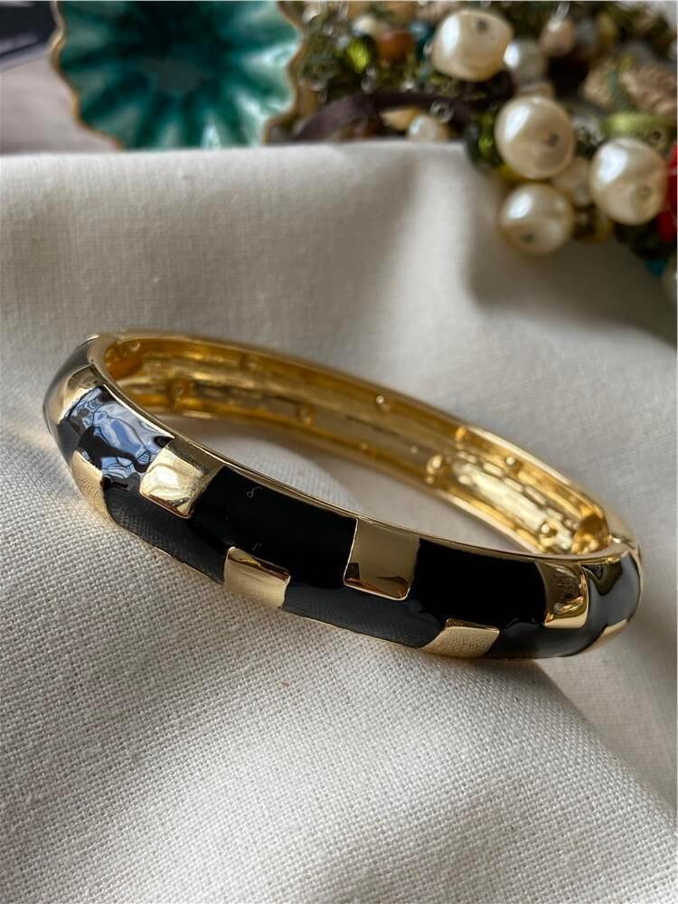 Özel Seri Gold Desenli Black Kelepçe