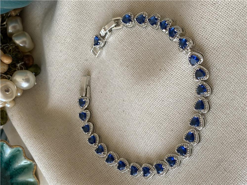 Özel Seri Silver Taşlı Mavi Kalp Bileklik