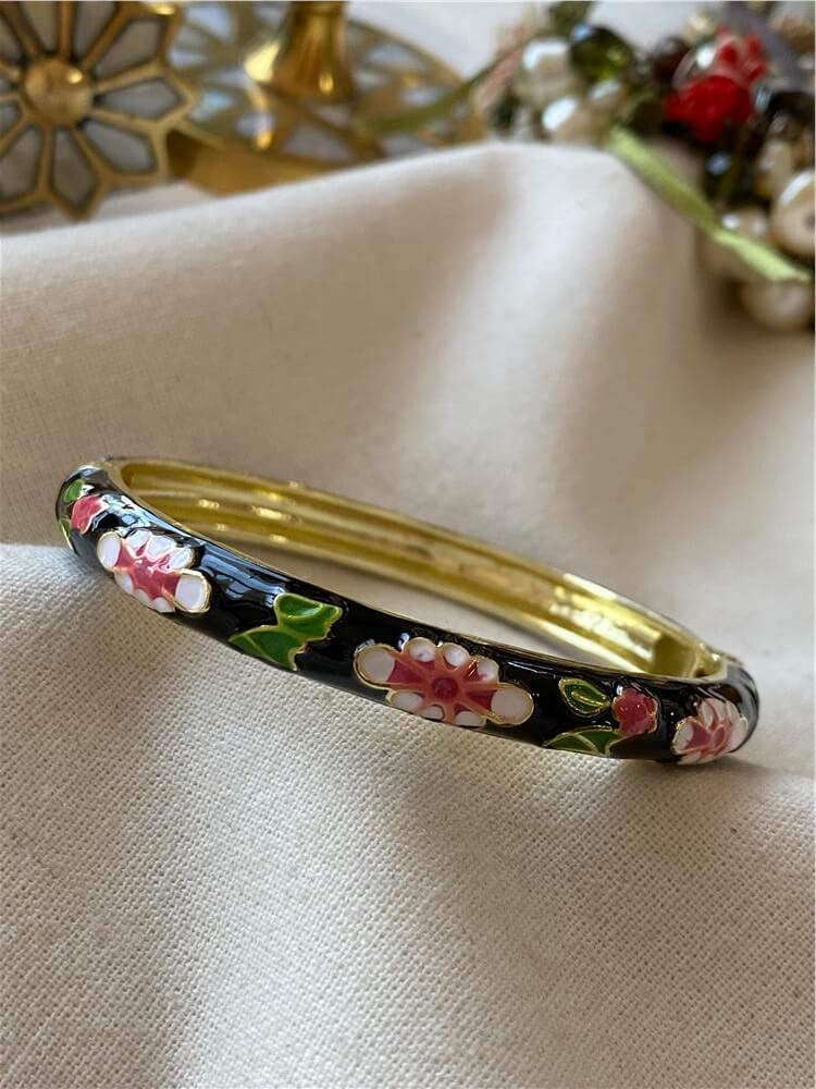 Özel Seri Siyah Mineli Çiçek Desenli Kelepçe