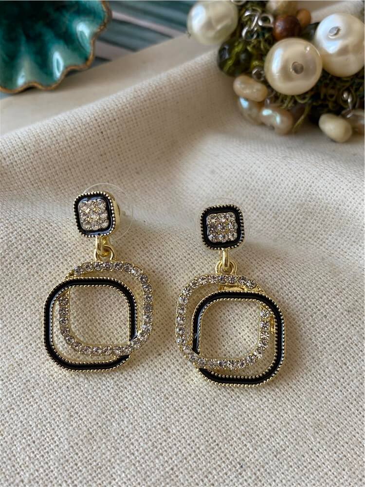 Özel Seri Taşlı Black Square Küpe