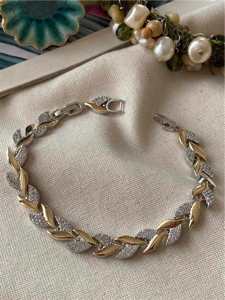 Özel Seri Taşlı Gold Detaylı Yaprak Bileklik