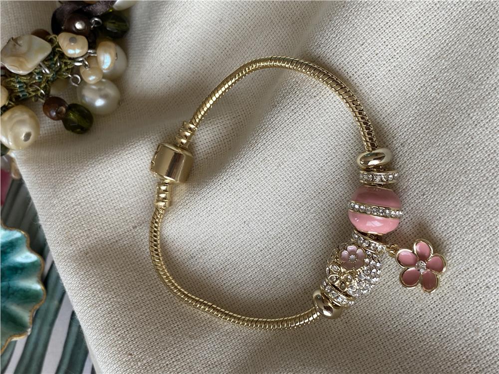 Özel Seri Taşlı Pembe Çiçek Charm Bileklik