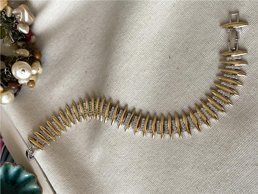 Özel Seri Taşlı Uzun Arpa Model Bileklik
