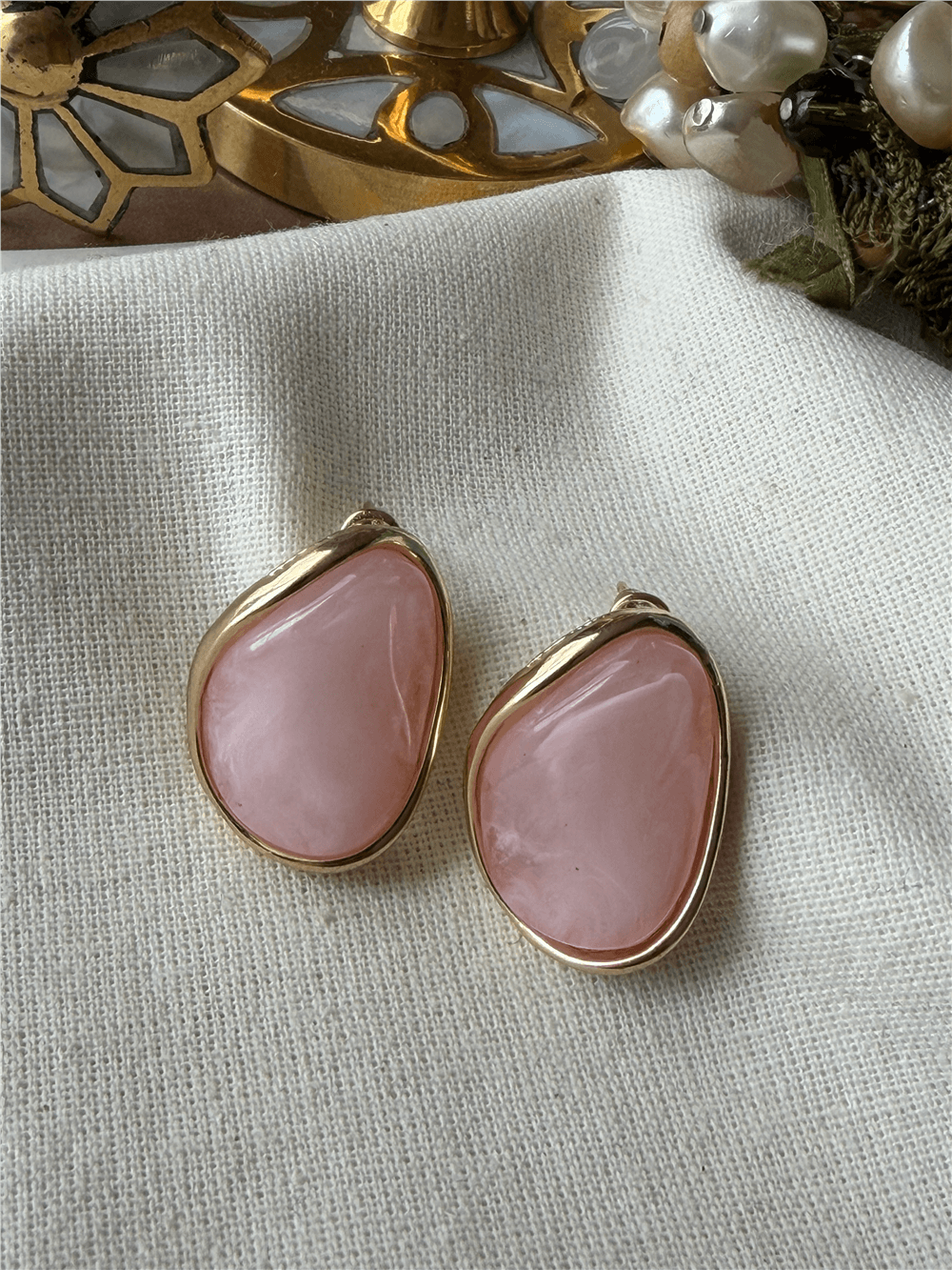 Pembe Asimetrik Model Küpe