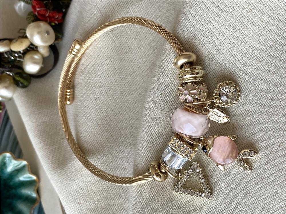 Pembe Balık Charmlı Bileklik