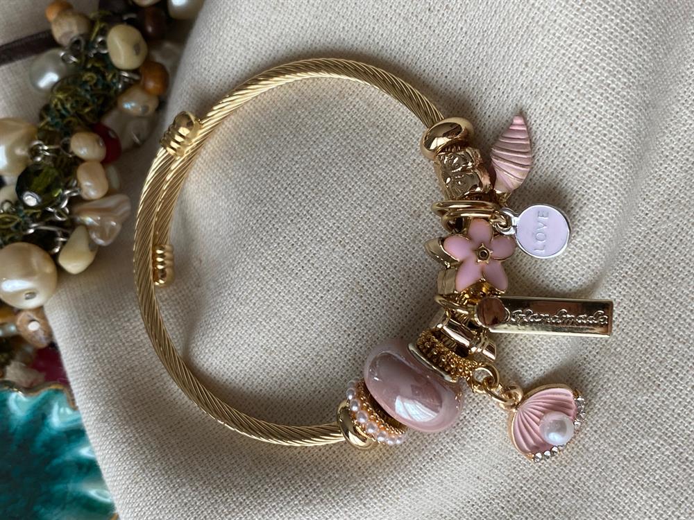 Pembe İnci Charmlı Bileklik