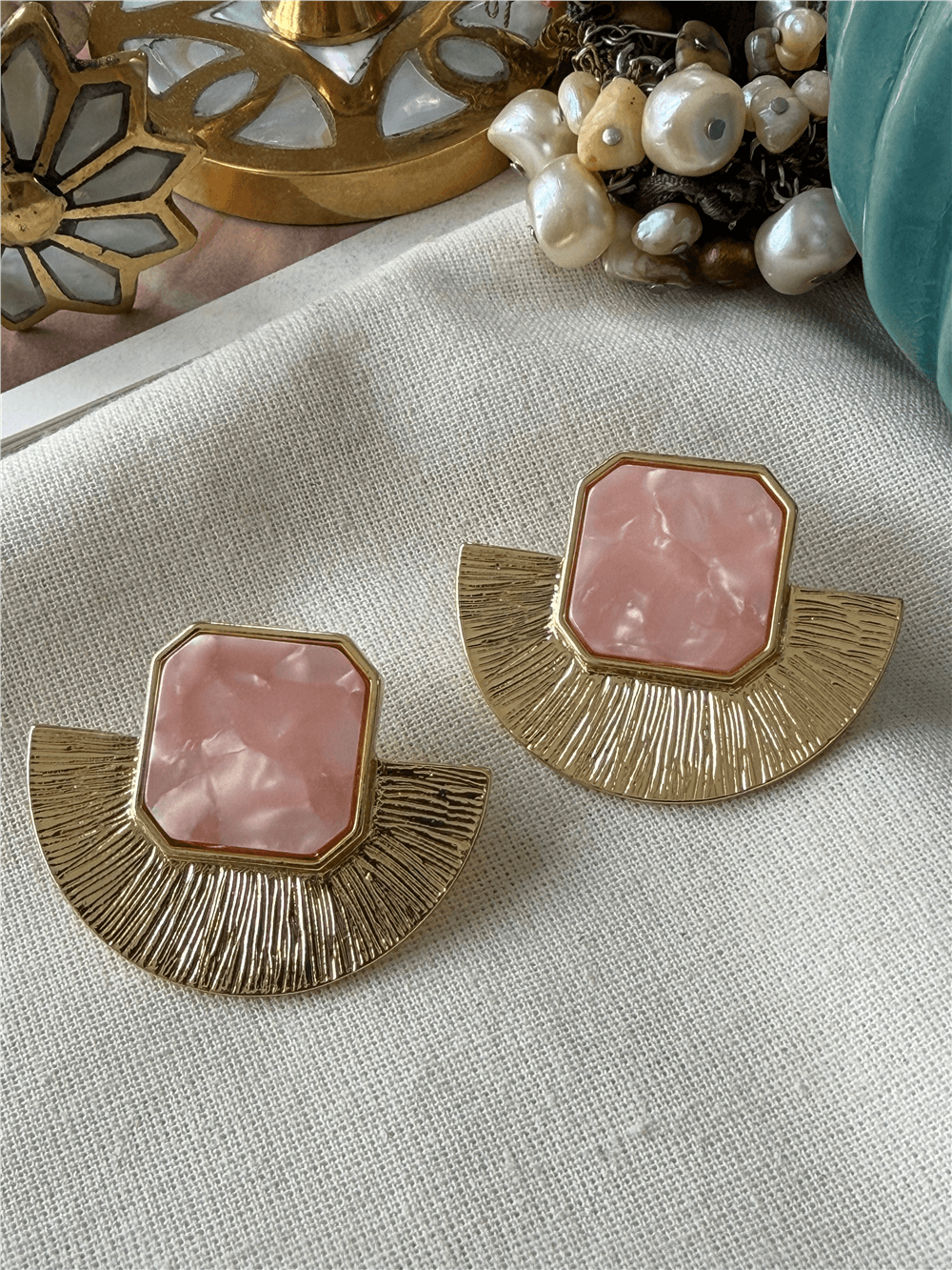 Pembe Sedefli Yelpaze Model Küpe