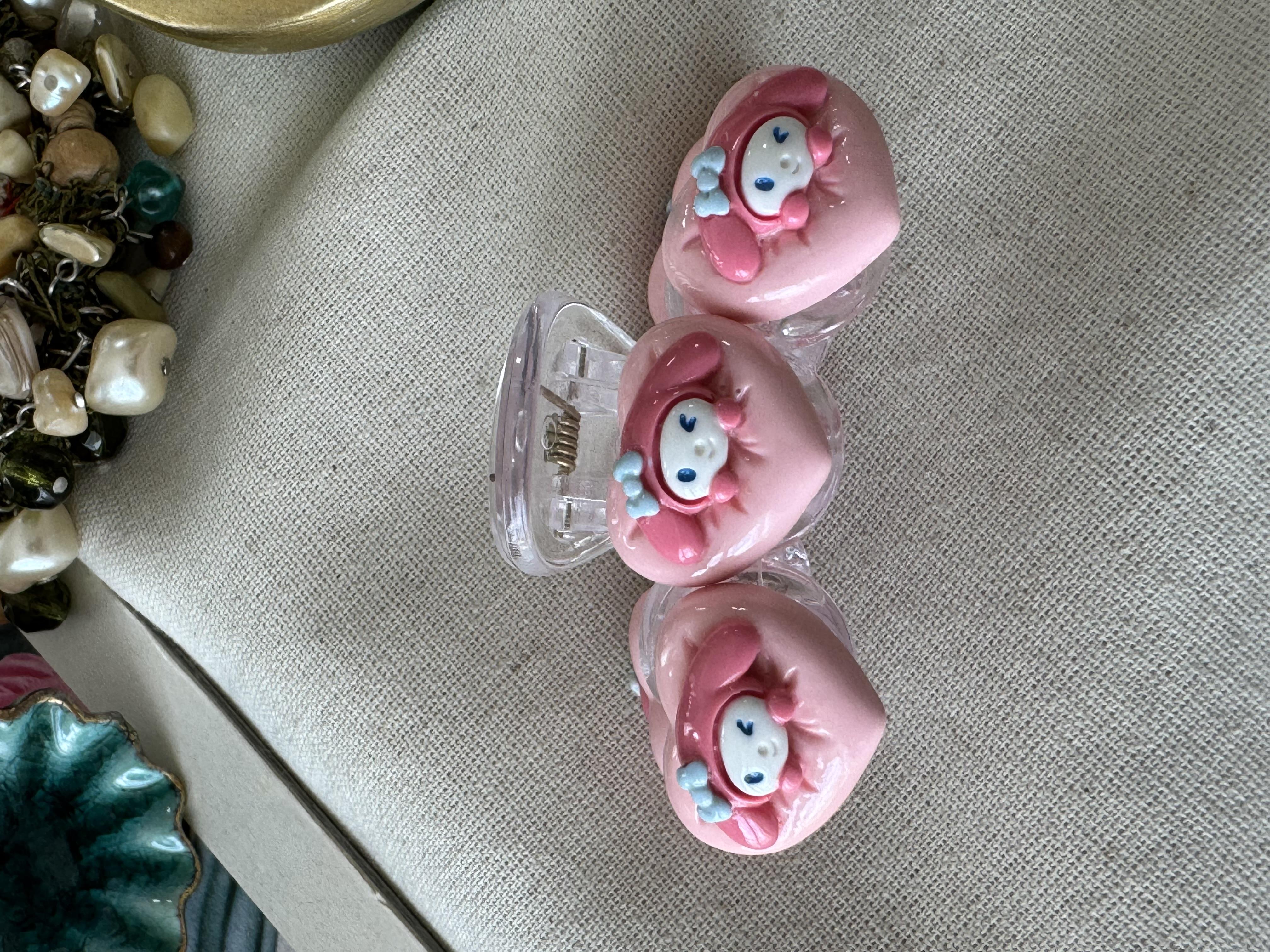 Pembe Tavşanlı Kıskaç Toka 