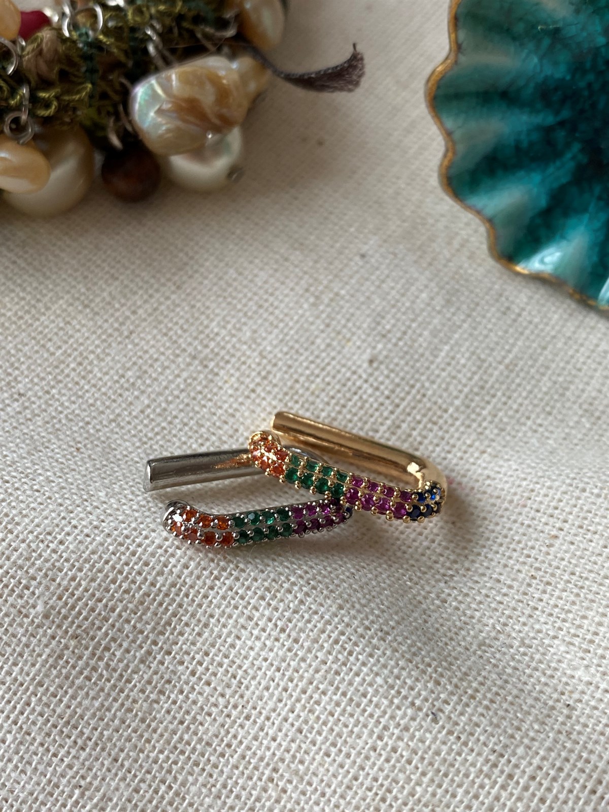 Renkli Kıkırdak Küpe