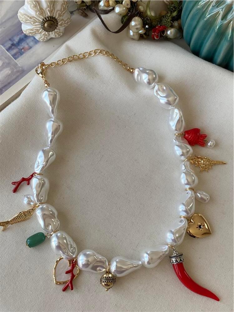Renkli Vintage Charmlı Sedef Kolye