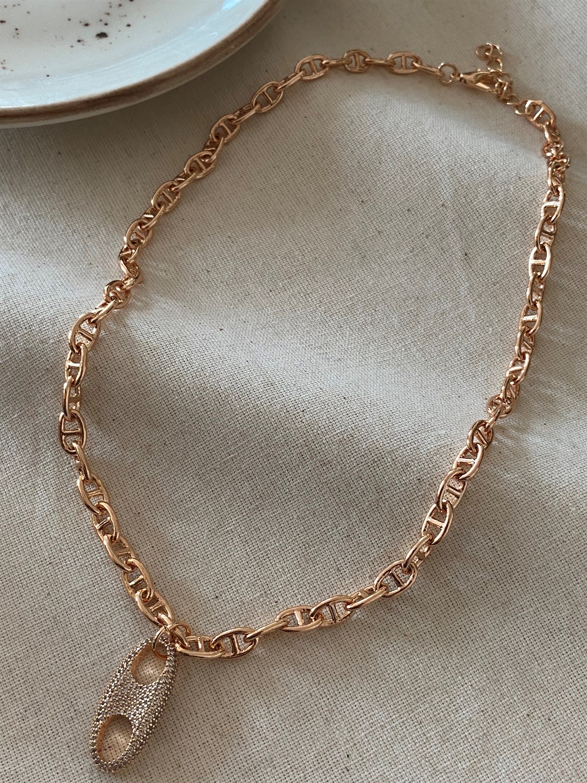 Pendant Button Necklace