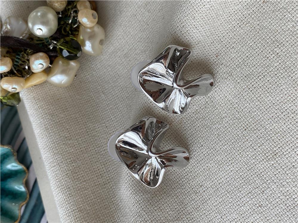 Silver Büzgü Küpe