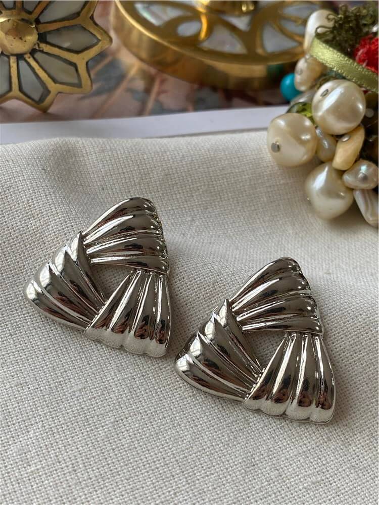 Silver Desenli Üçgen Küpe