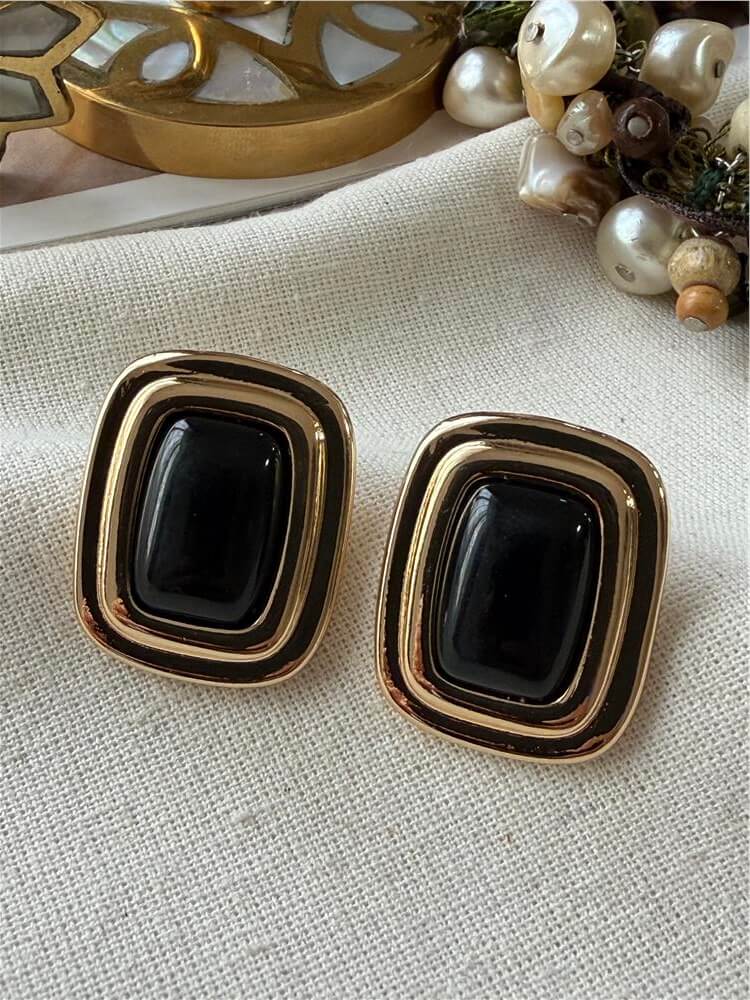 Siyah Taşlı Mini Kare Küpe