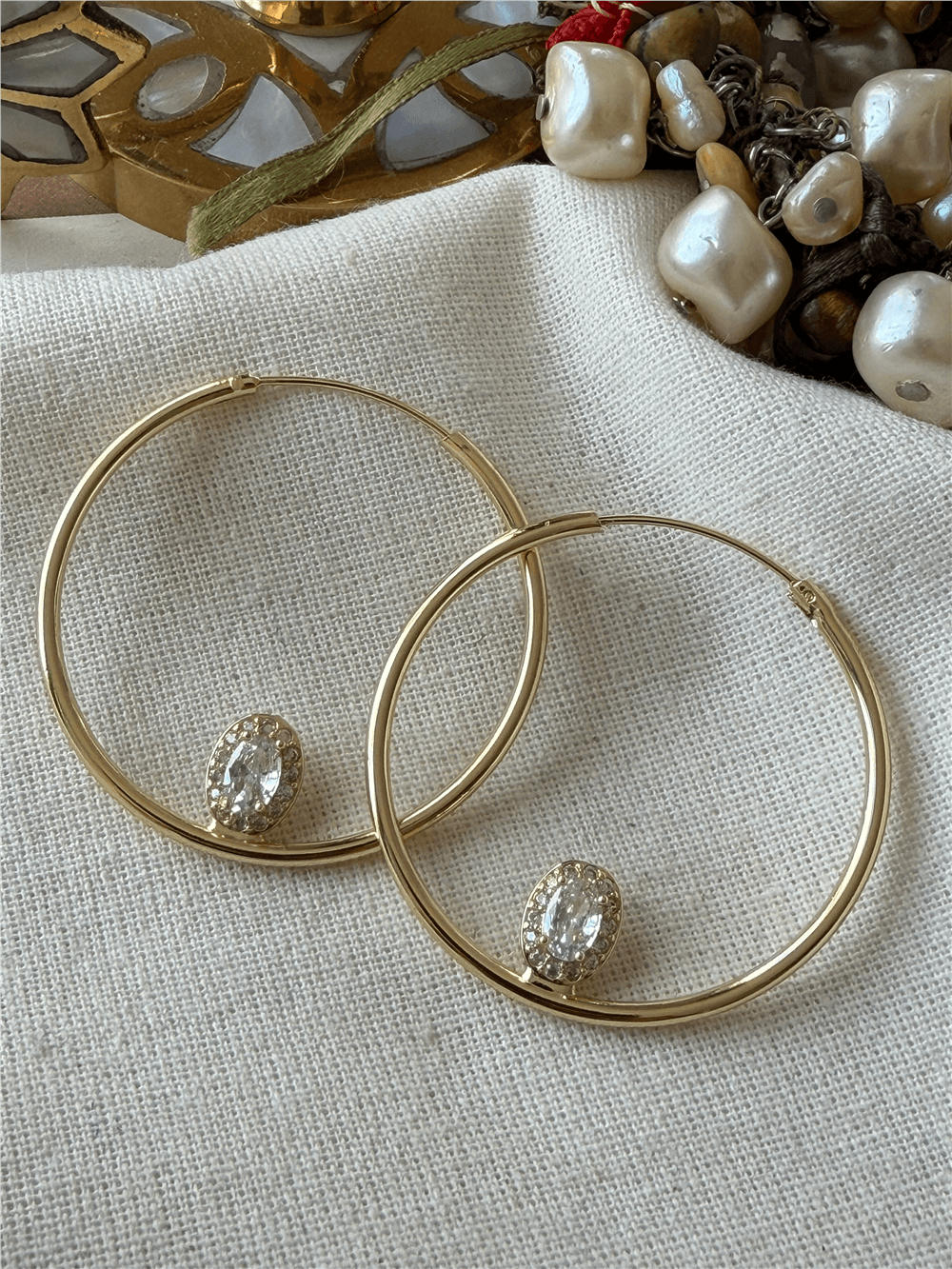 Taş Detaylı Halka Küpe