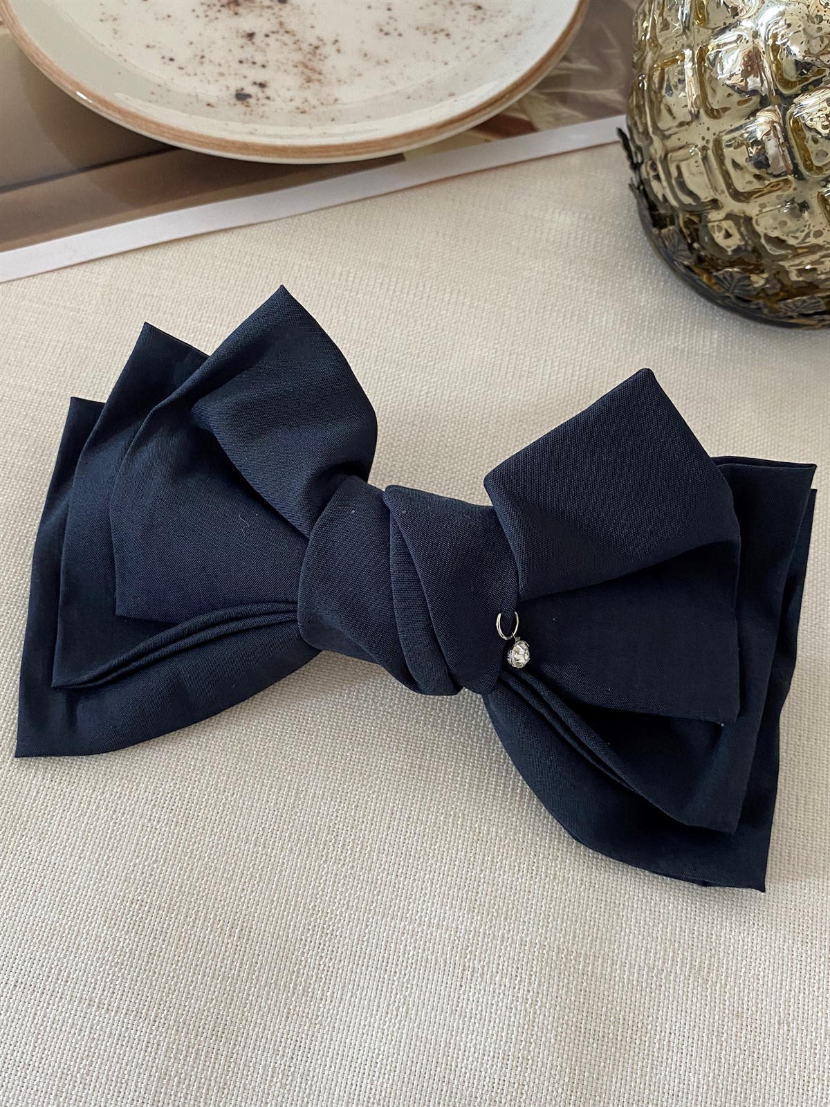 Stone Detailed Lacquer Bow Clasp