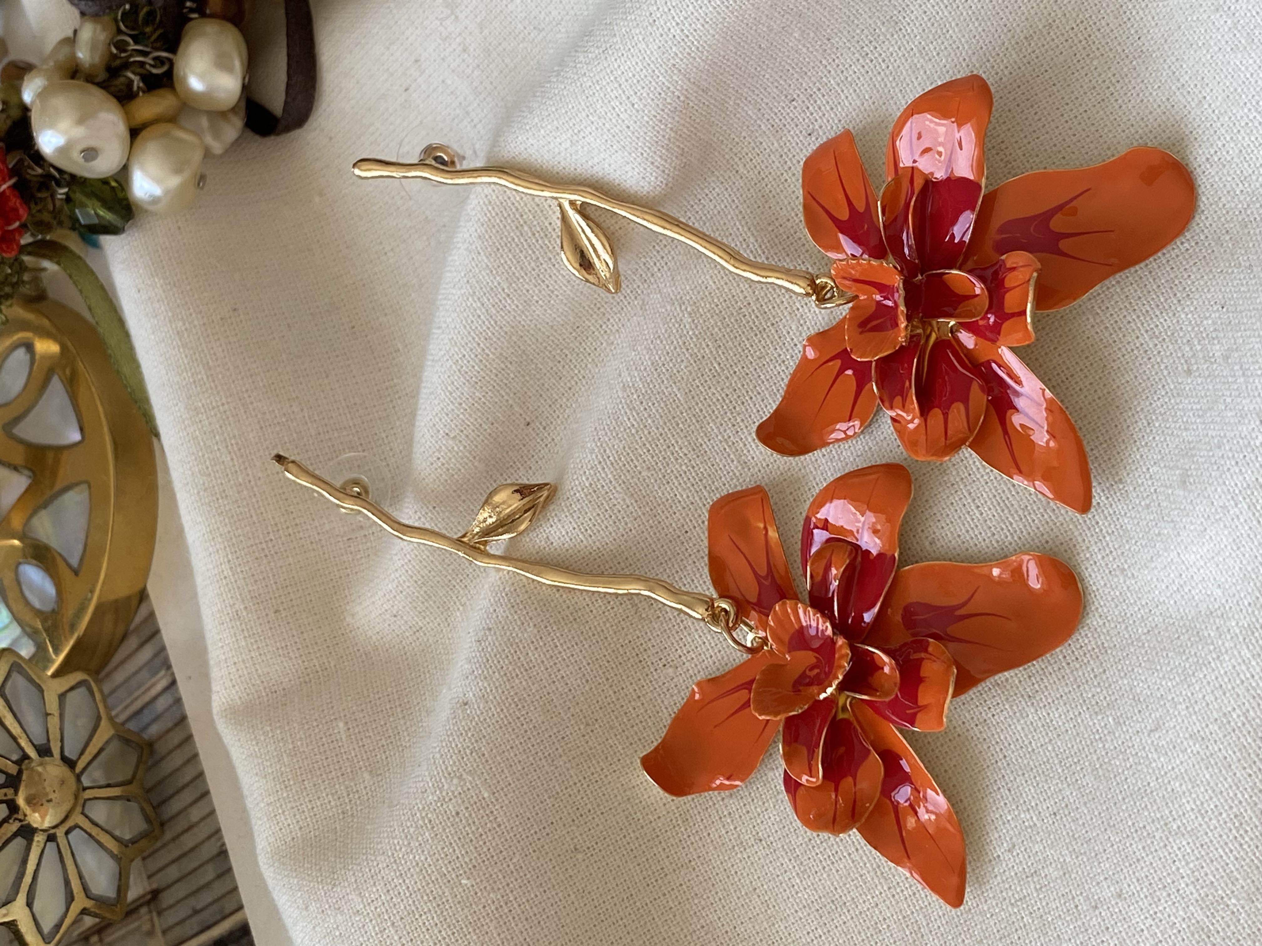 Tasarım Turuncu Çiçek Küpe