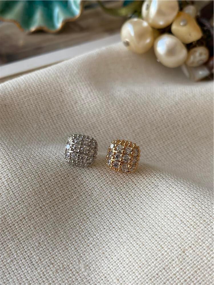 Taşlı Bombe Kare Piercing