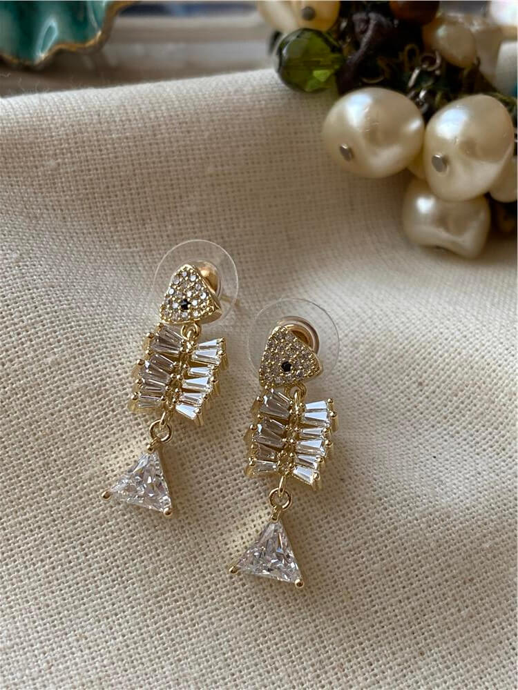 Taşlı Gold Fish Küpe
