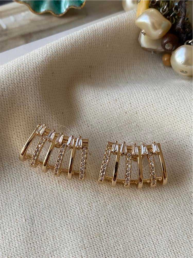 Taşlı Gold Kaburga Küpe