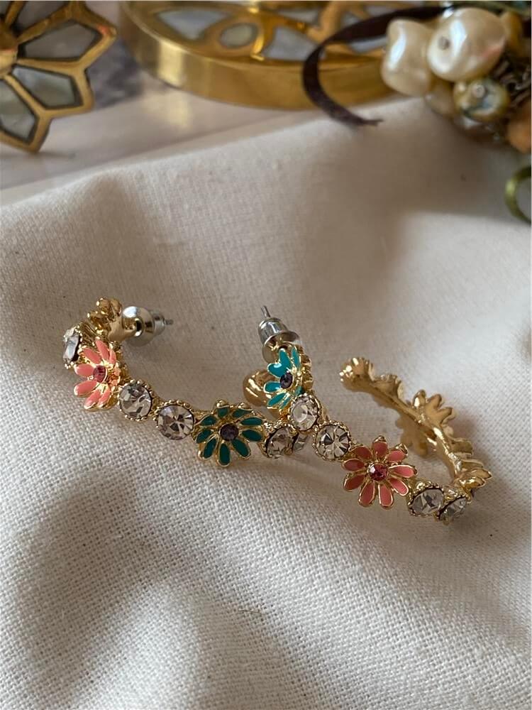Taşlı Renkli Çiçekli C Model Küpe
