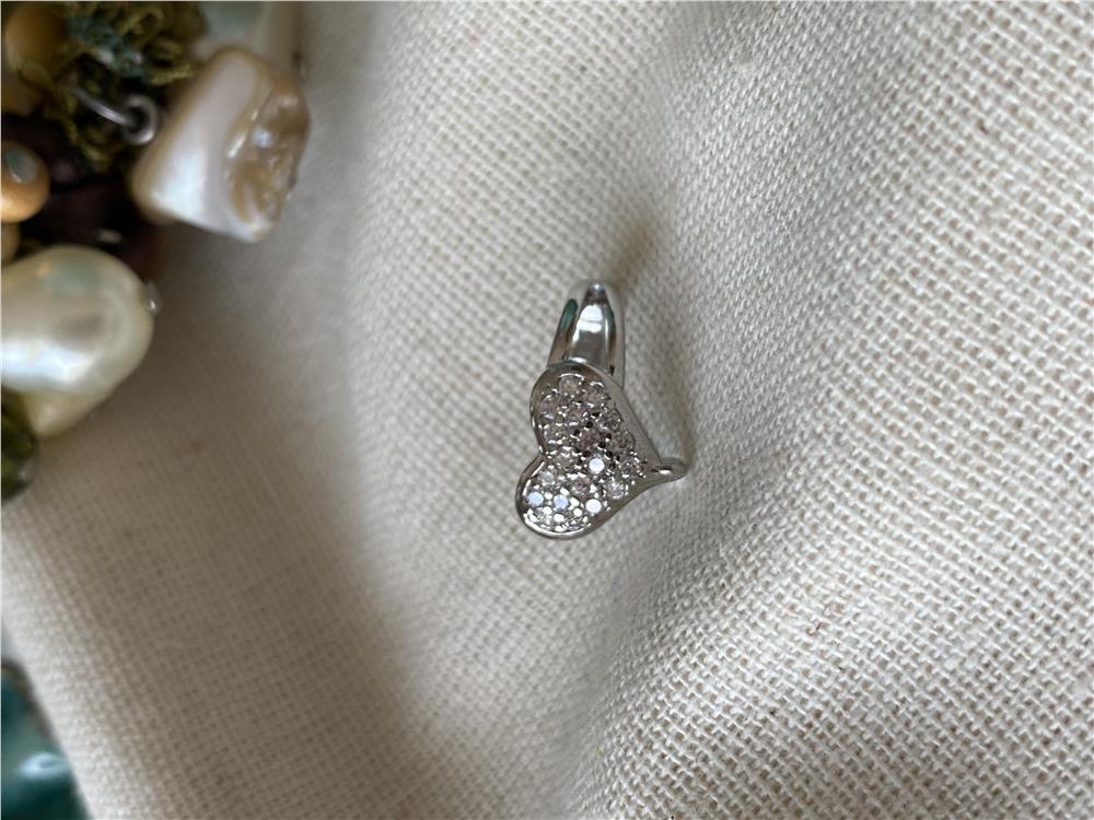 Taşlı Silver Bombe Kalp Kıkırdak Küpe 