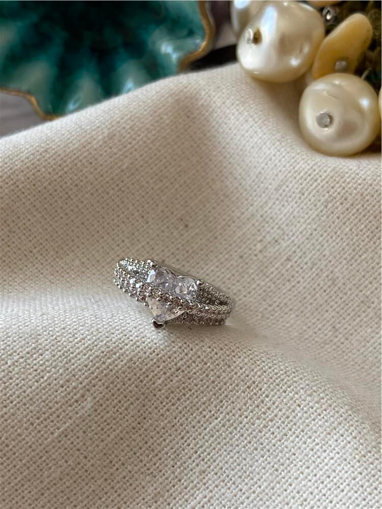 Taşlı Silver Kalp Kıkırdak Küpe