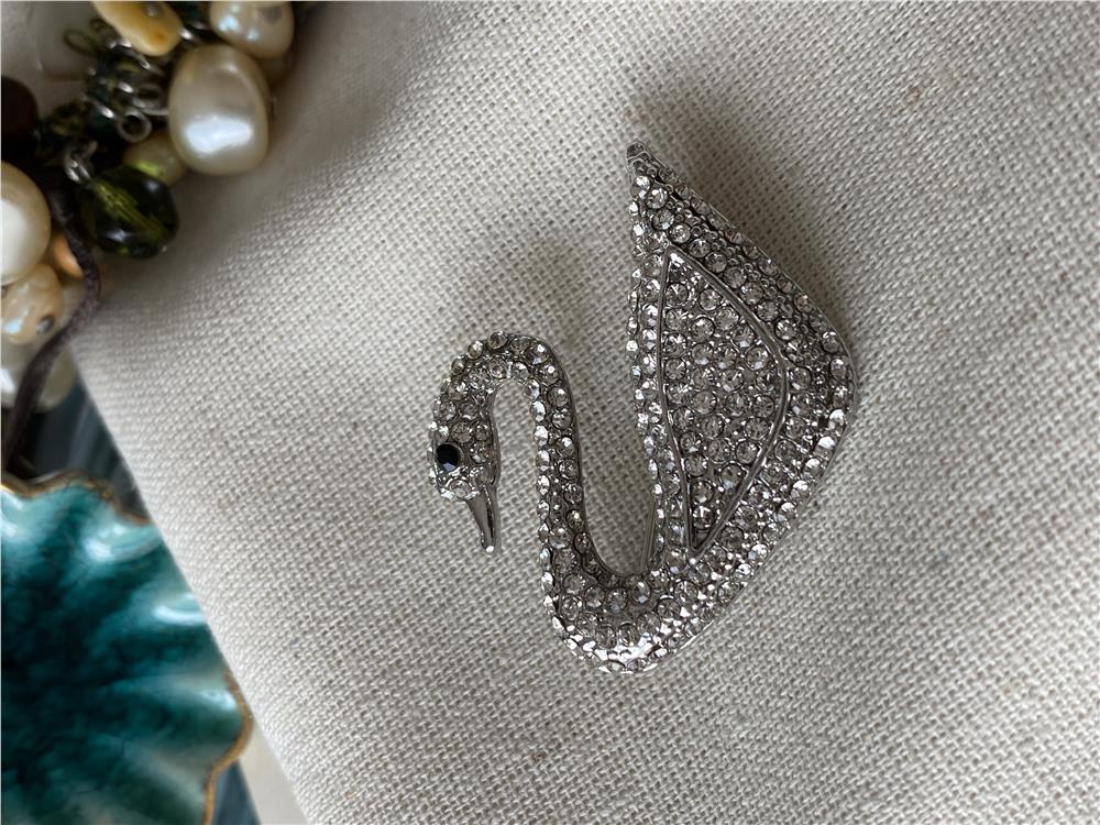 Taşlı Silver Kuğu Broş