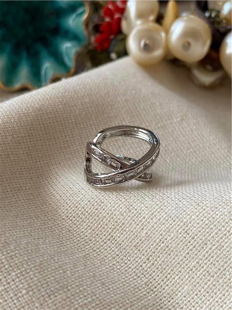 Taşlı Spiral Kıkırdak Küpe