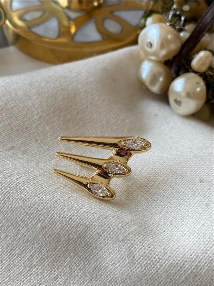 Taşlı Tarak Model Kıkırdak Küpe