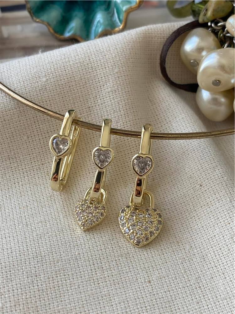 Üçlü 14K Kalp Charmlı Küpe Seti