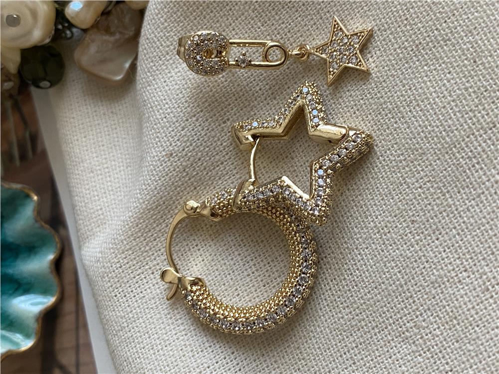 Üçlü Çengel Detay Yıldız Küpe