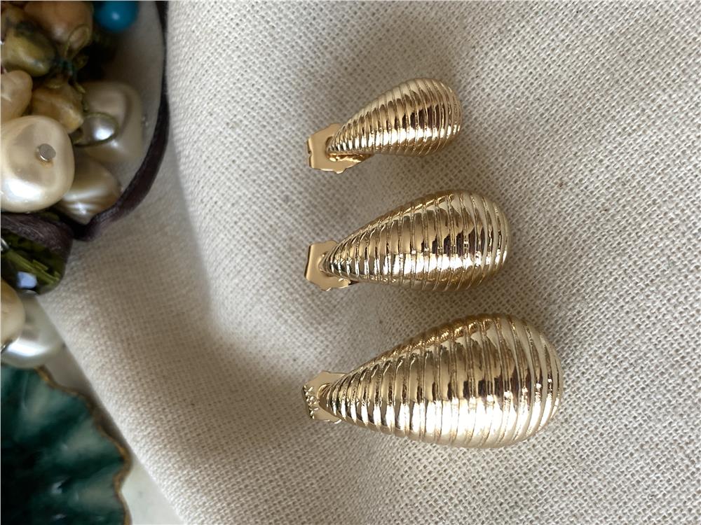 Üçlü Çizgili Silver Bubble Küpe Seti