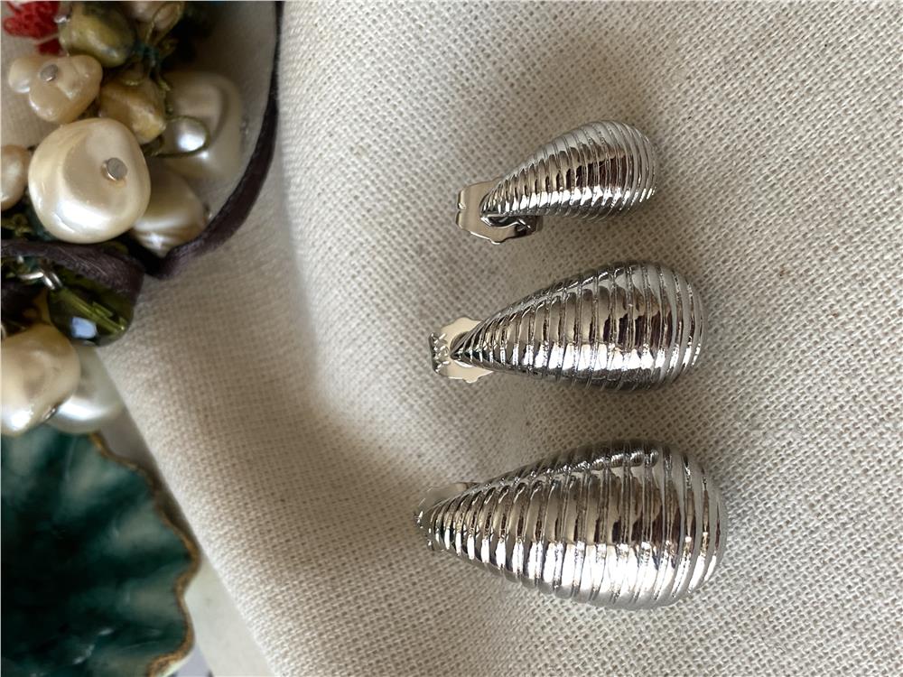 Üçlü Çizgili Silver Bubble Küpe Seti