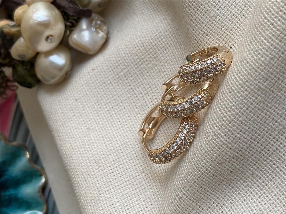 Üçlü Gold Taşlar Küpe